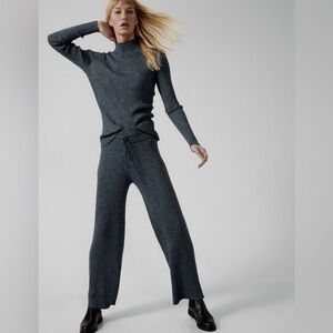 Athleta Reverie Sweater Matching Pant and Top Set Size L